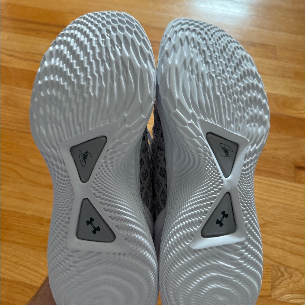 Mens Curry 9 Basketball Shoe - Picture 5 of 6